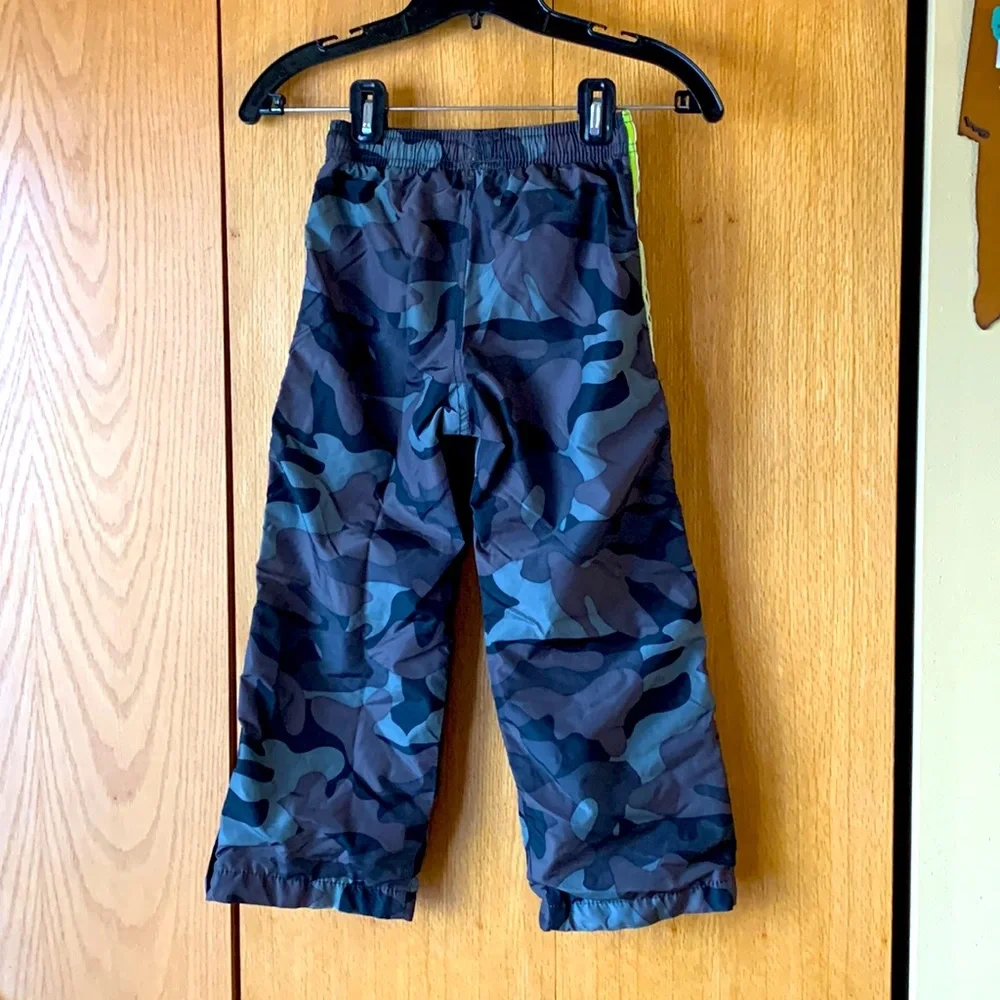 Oshkosh B’Gosh camouflage athletic pants ankle zip lined elastic waist pockets
